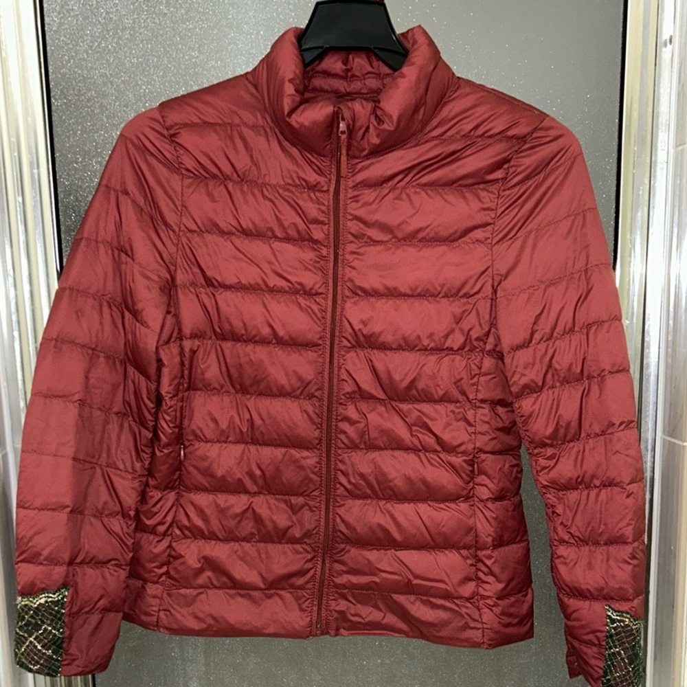 Lightweight down jacket